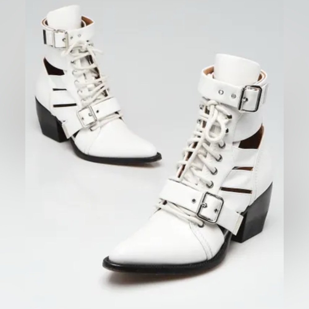 CHLOE RYLEE
White Leather Lace Up Rylee Ankle Boots Size 37/7